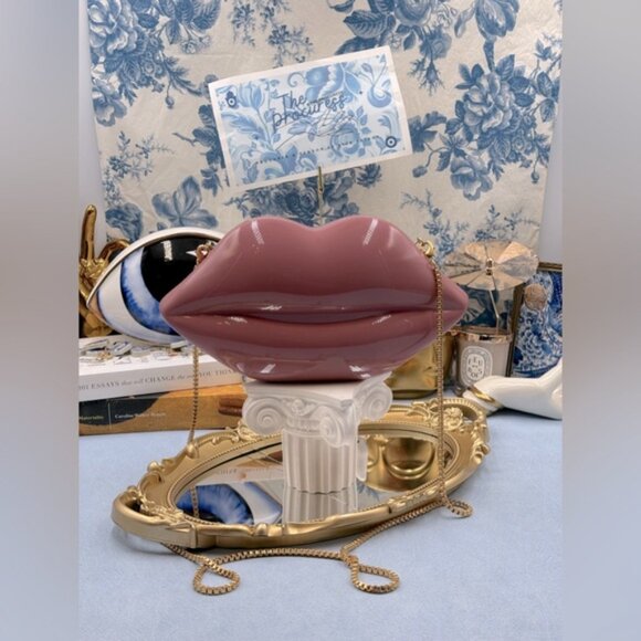 🆕 LULU GUINNESS 🧿 NWOT Antique Rose Iconic Lips Perspex Clutch on a Chain Bag - Picture 2 of 16
